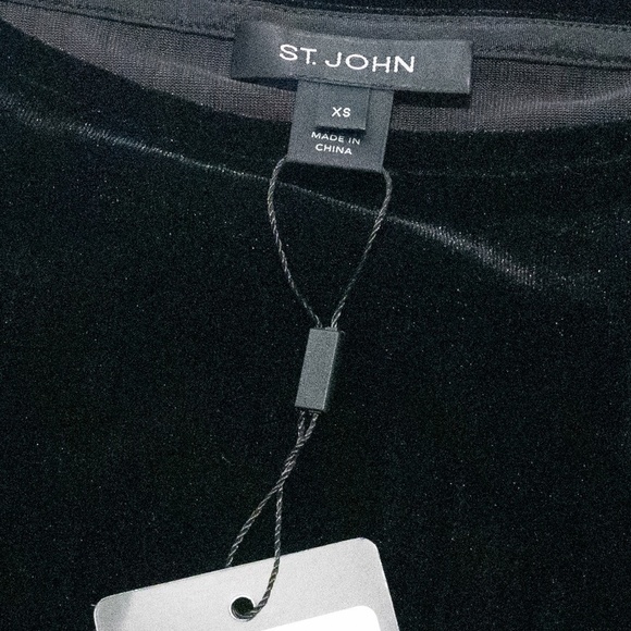 St John. Crushed Velvet Top - Picture 4 of 6